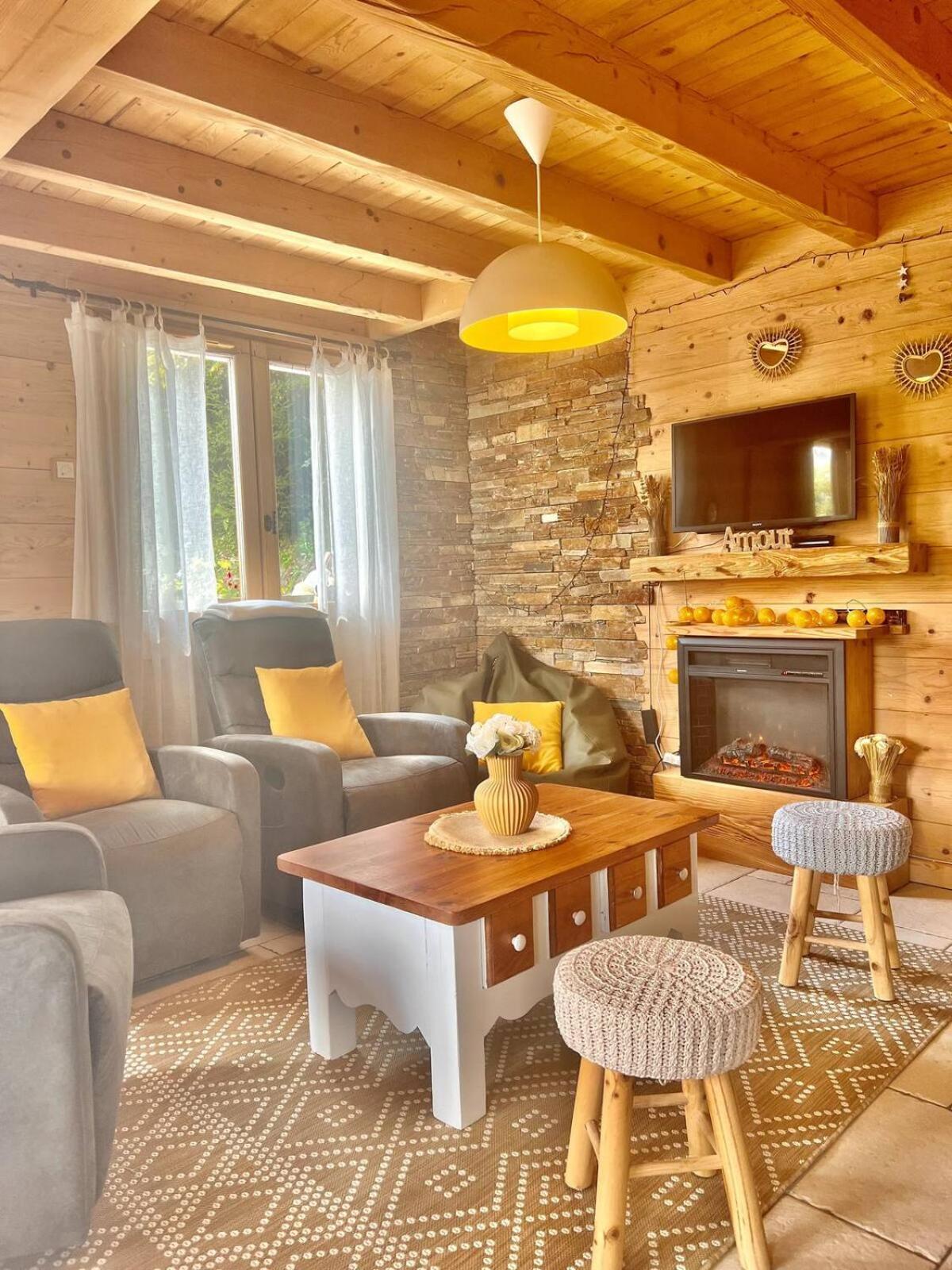 Charming Family Chalet For 8 People, With Private Hot Tub Les Clefs Εξωτερικό φωτογραφία