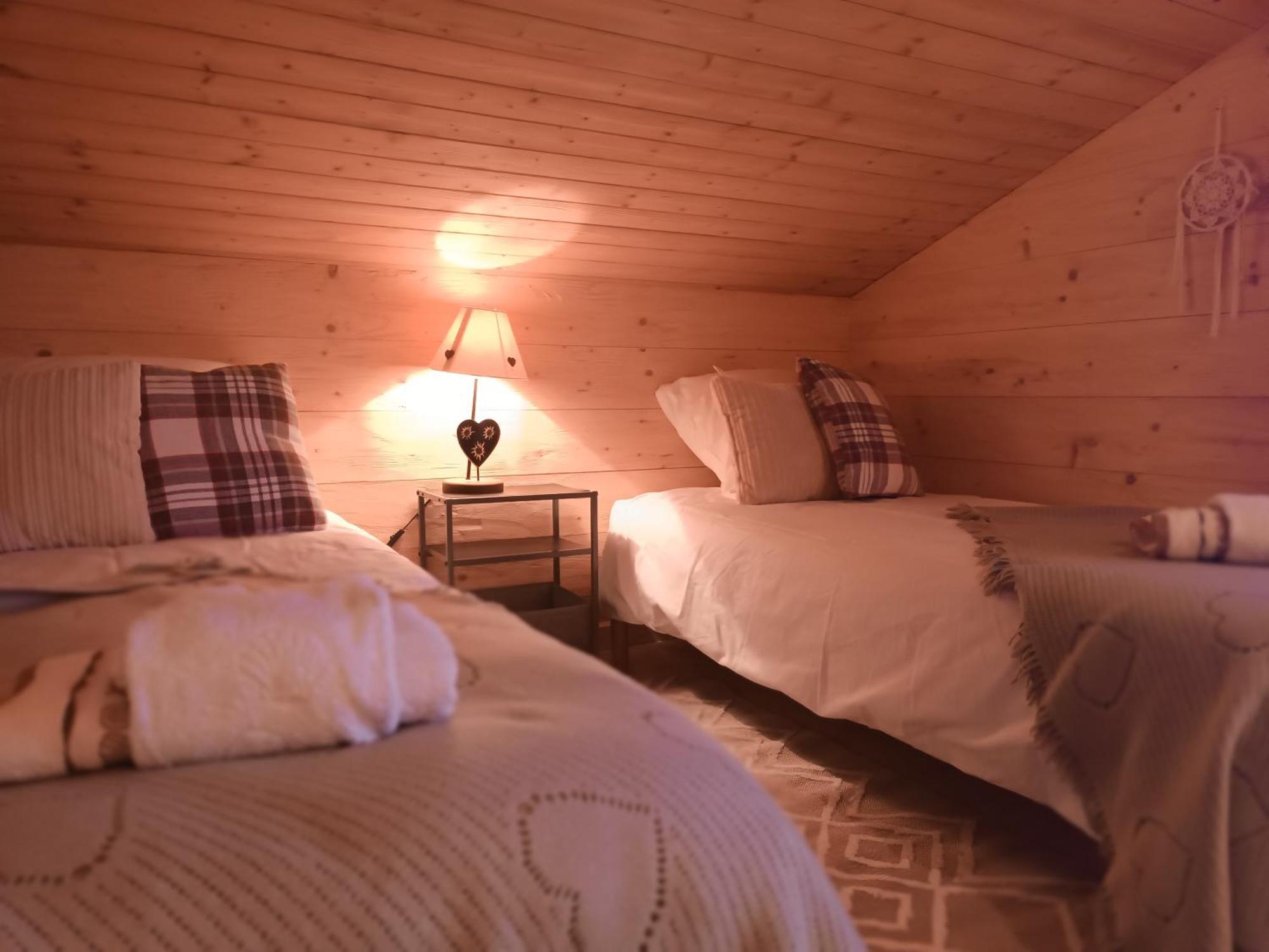 Charming Family Chalet For 8 People, With Private Hot Tub Les Clefs Εξωτερικό φωτογραφία