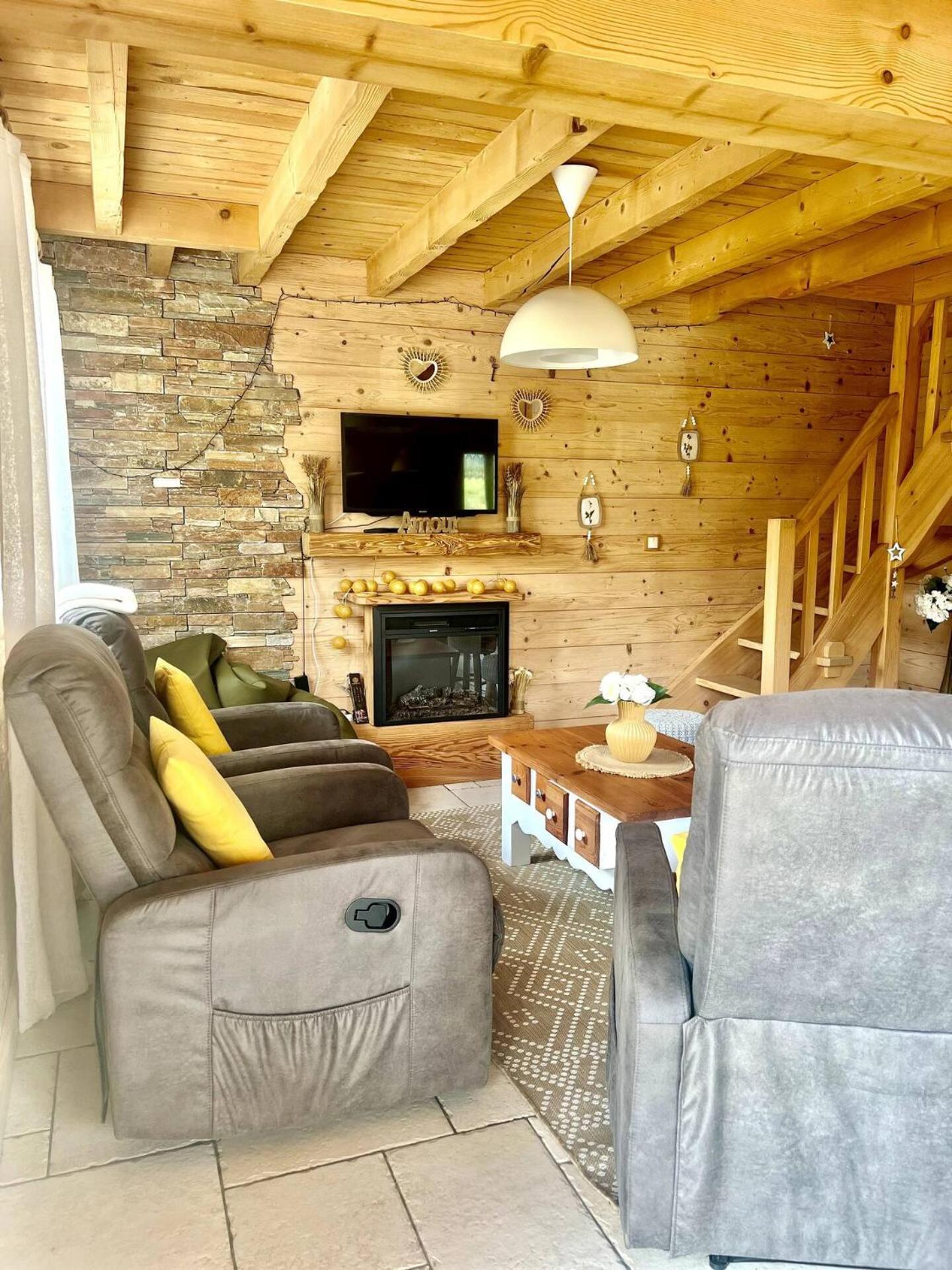 Charming Family Chalet For 8 People, With Private Hot Tub Les Clefs Εξωτερικό φωτογραφία