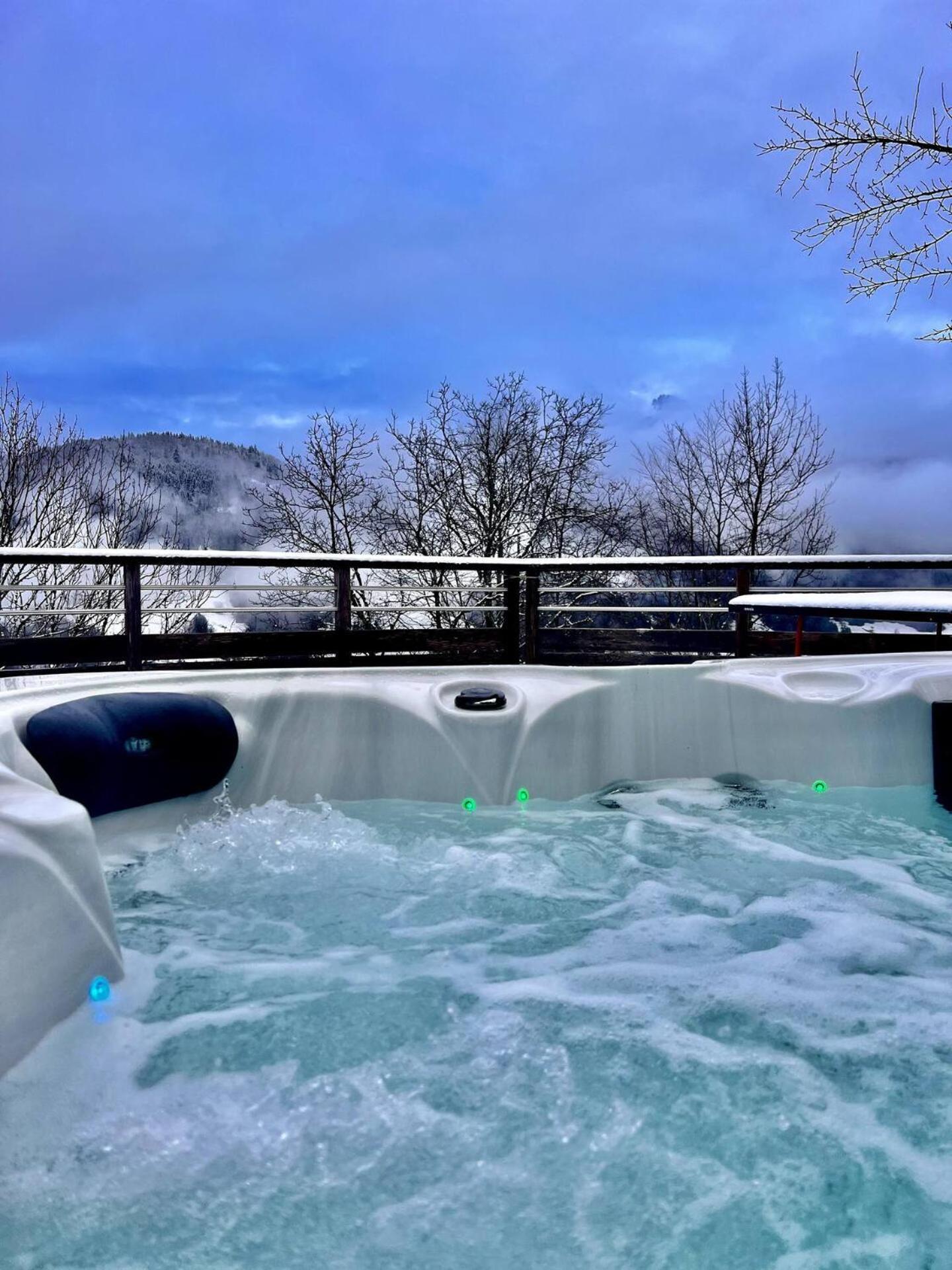 Charming Family Chalet For 8 People, With Private Hot Tub Les Clefs Εξωτερικό φωτογραφία