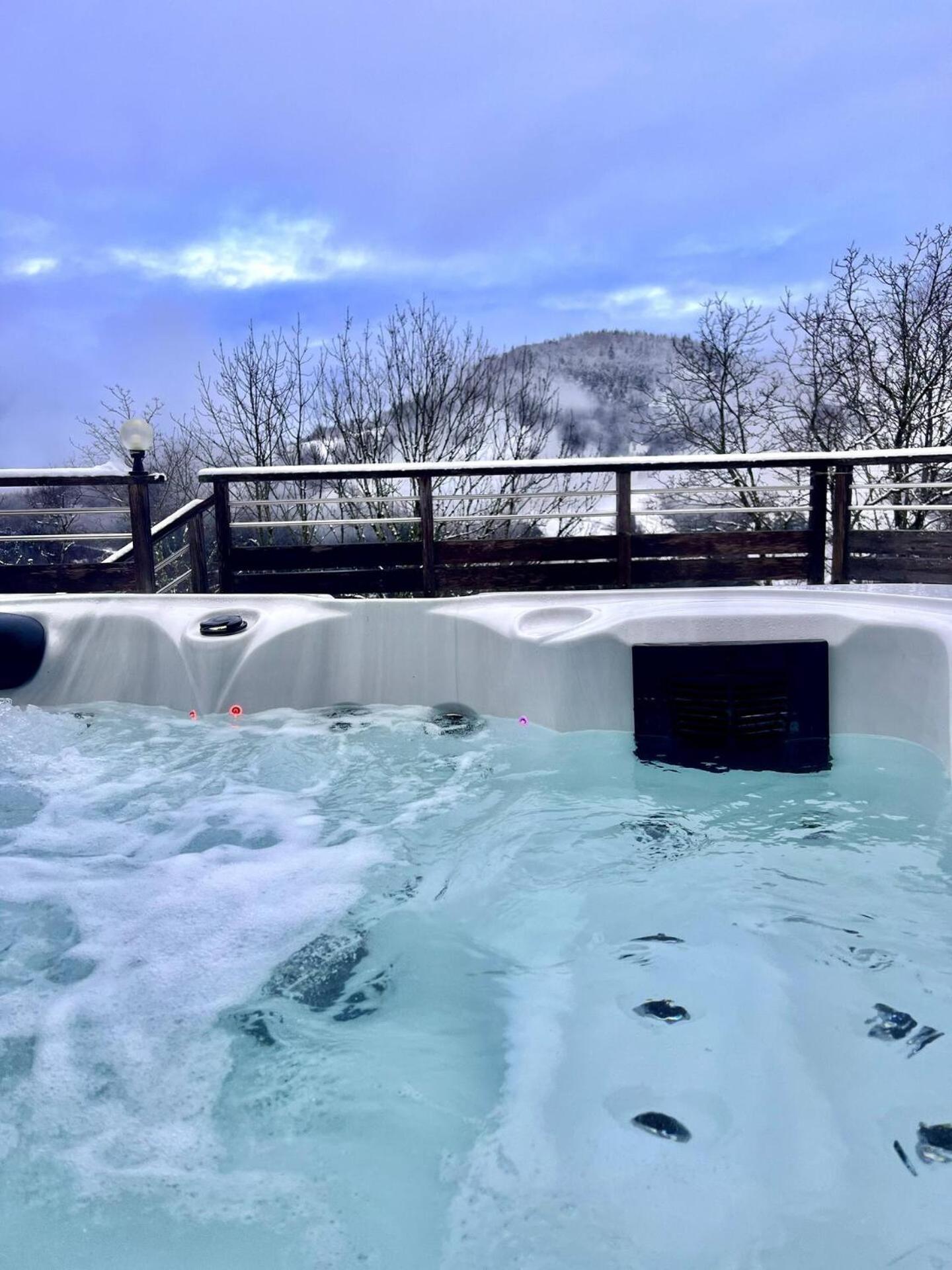 Charming Family Chalet For 8 People, With Private Hot Tub Les Clefs Εξωτερικό φωτογραφία